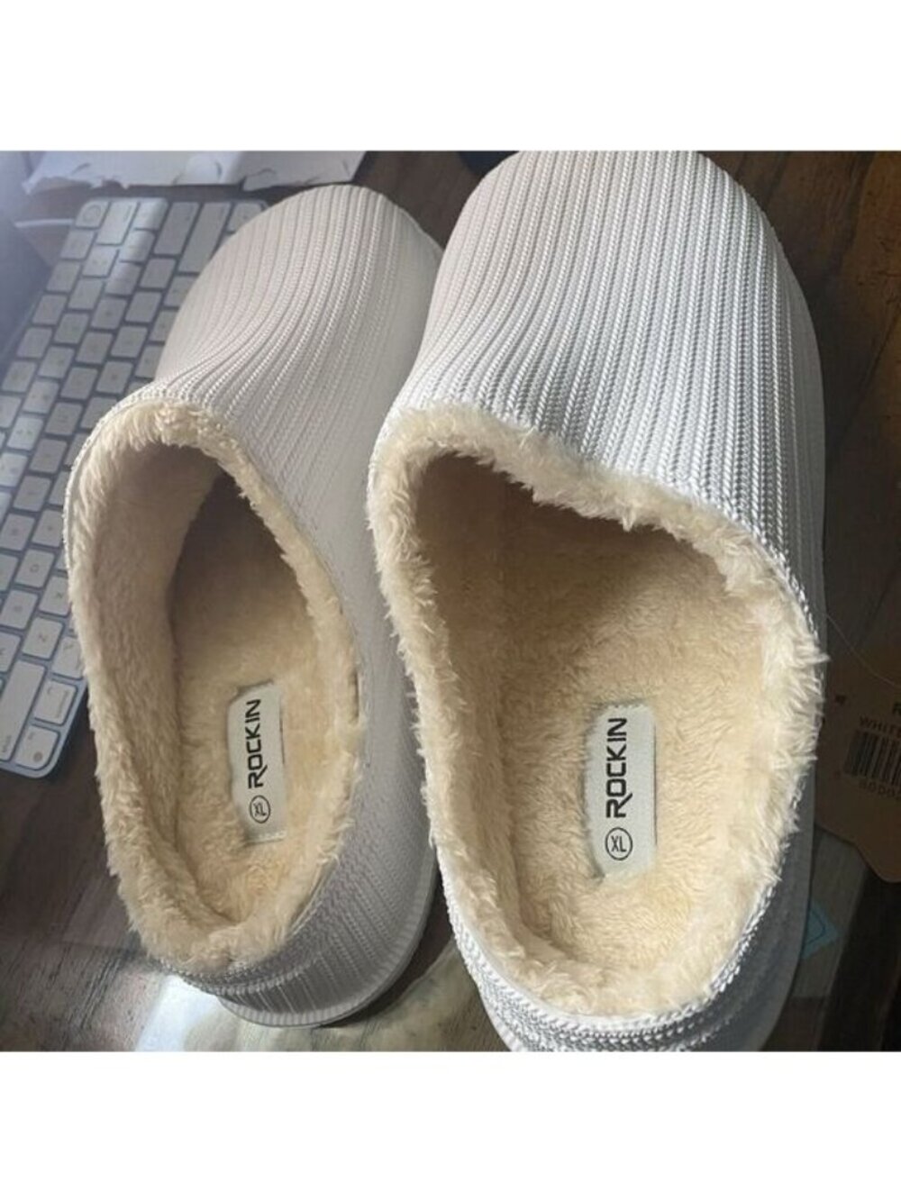 ROCKIN Women's Puffy Slippers White With Wool Lining authentic Size XL/44 New